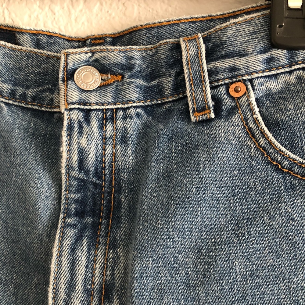 Levi 501 Cutoff Shorts - Picture 4 of 11